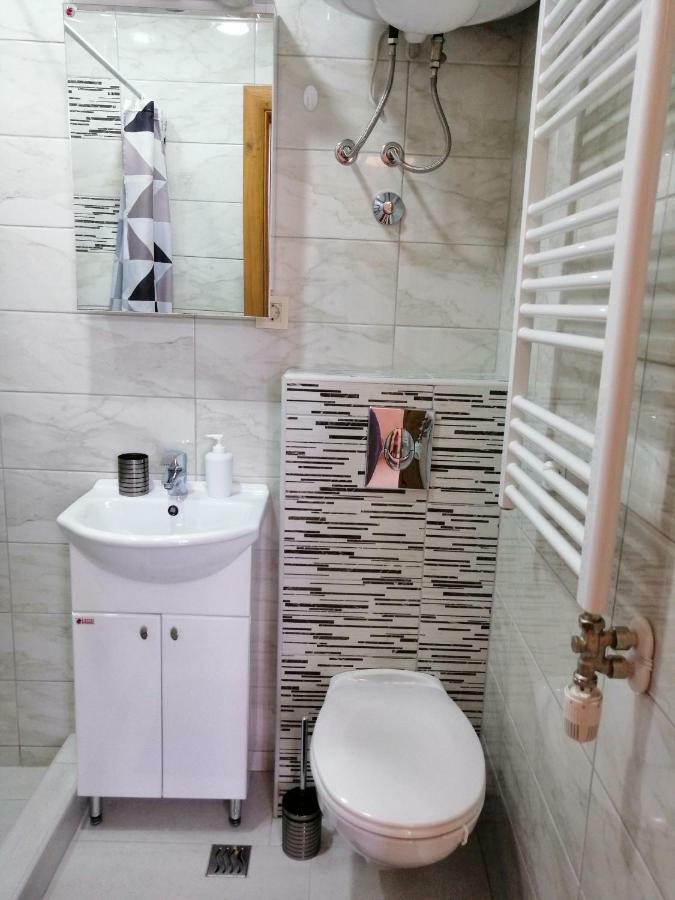 Studio Apartman Irena 2 Bijela Exterior photo